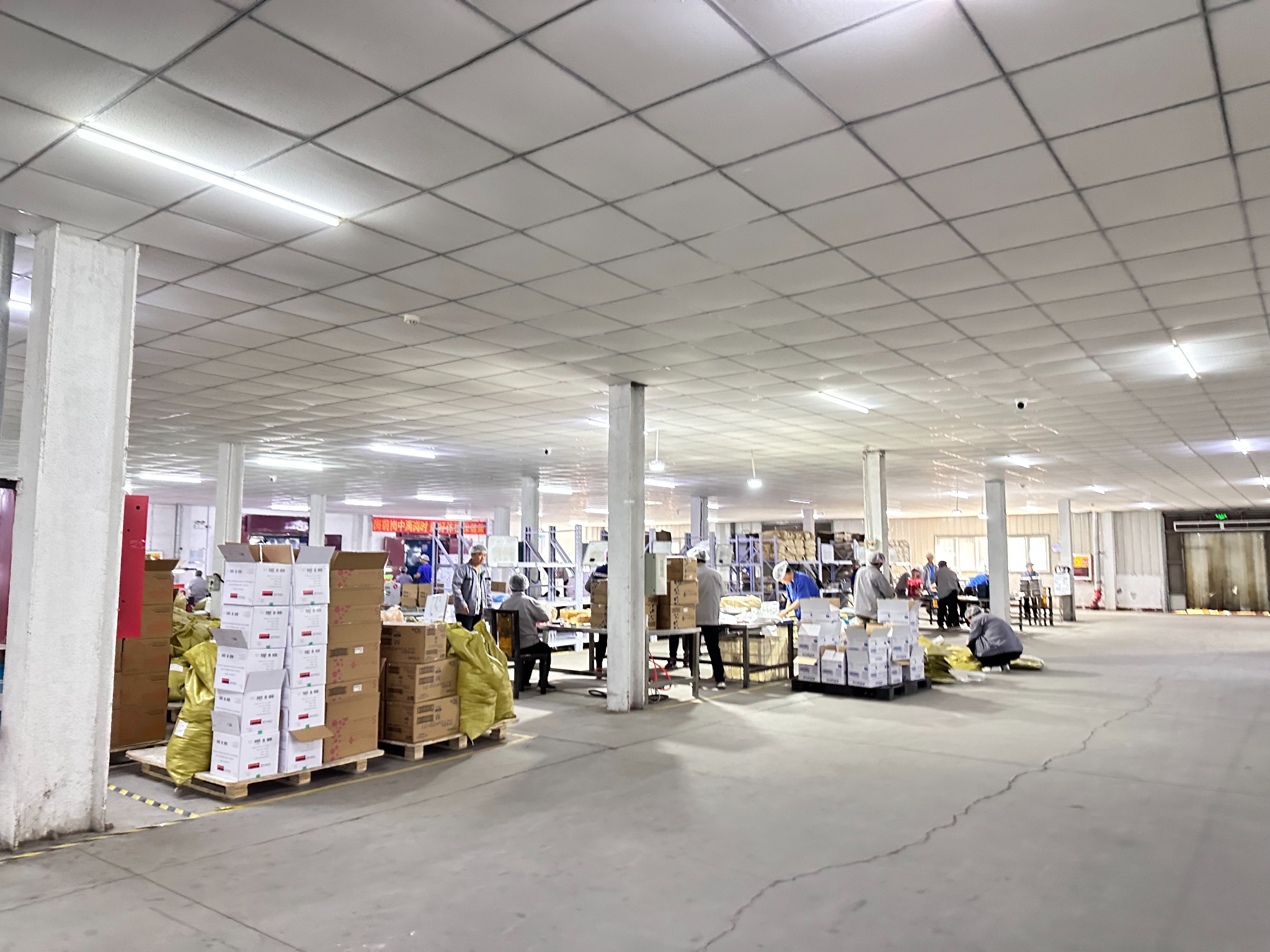 Wide warehouse